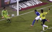 Neymar gagal mencetak gol. REUTERS/Ueslei Marcelino.