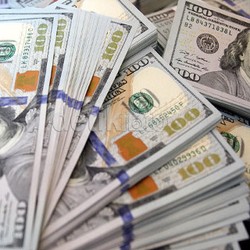 Dolar Bertahan di Rp 13.300, Pencabutan Subsidi BBM Tak Ngefek