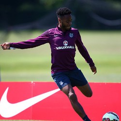 Liverpool Dikabarkan Tolak Tawaran Kedua City untuk Sterling