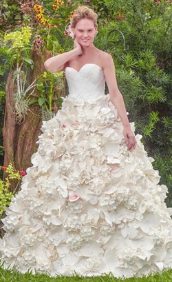 Bisa Tebak Gaun-gaun Pengantin Cantik Ini Terbuat Dari Apa?