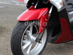 Senin Besok, Yamaha Rilis NMAX Tanpa Rem ABS