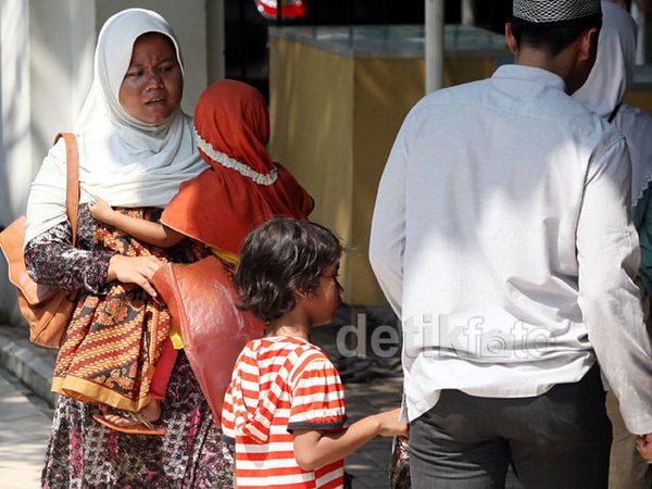 Pengemis Serbu Masjid Al-Bina