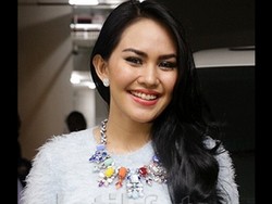 Kartika Putri Senang Erik Iskandar Belajar Puasa