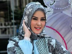 Sampai Kapan Angel Lelga Sembunyikan Identitas Kekasih Hati?