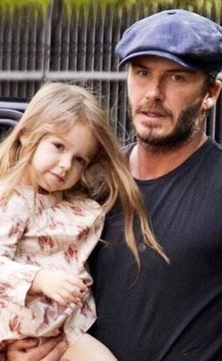 Dijual Mulai Rp 3 Juta, Baju Bekas Harper Seven Beckham Diserbu Ibu-ibu