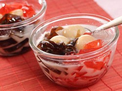 Es Jelly yang Dingin Segar Ini Bisa Diracik Sendiri untuk Berbuka Puasa