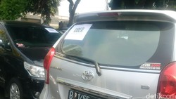 5 Sopir Taksi Uber Ditangkap di Polda Metro