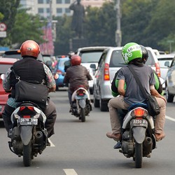 Pengusaha Sampai Pegawai Bank Nyambi Jadi Tukang Ojek Digital