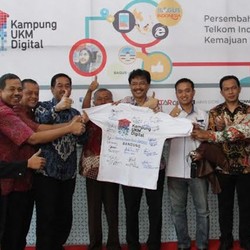 Penjual Ayam & Tukang Kaos pun Sudah Melek IT