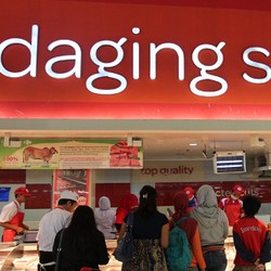 Daging Harga Miring di Carrefour Jadi Incaran Ibu-ibu