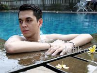 Girls, Lihat Kevin Julio Berenang Yuk!