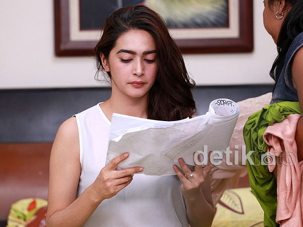 Ngintip Nabila Syakieb yang Sangat Cantik Nggak Bikin Batal Puasa Kok