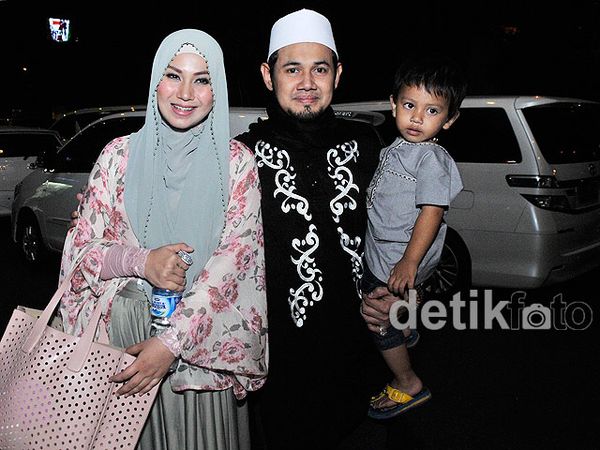 Kebersamaan Guntur Bumi, Puput Melati dan Anak