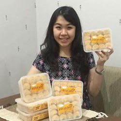 Wanita Cantik Ini Sulap Jamur Jadi Nugget