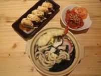 Gurih Hangat Nabeyaki Udon Lengkap dengan Tempura Udang