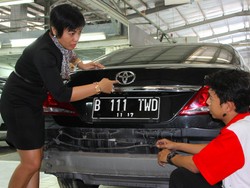 Diomeli Konsumen, Ini Trik Kepala Bengkel Wanita Terbaik