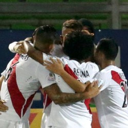 Kemenangan Peru Panaskan Persaingan Grup C