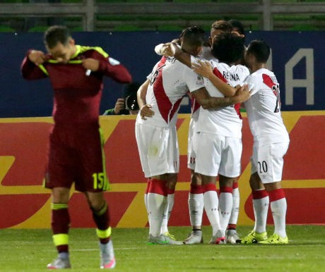 Kemenangan Peru Panaskan Persaingan Grup C