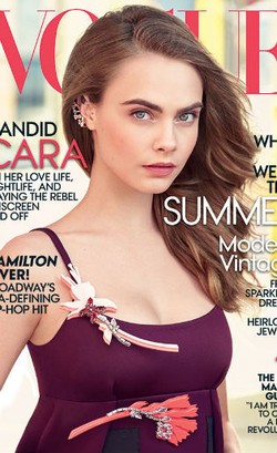 Tampil Perdana di Vogue, Cara Delevingne Curhat Dirinya Lesbian