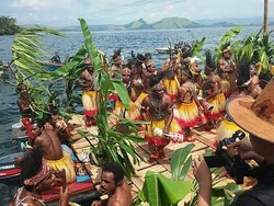 2019, Menpar Targetkan 100 Ribu Turis Asing ke Papua