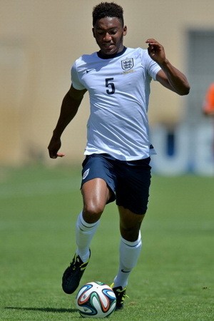 Liverpool Datangkan Joe Gomez dari Charlton