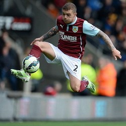 Tottenham Boyong Bek Kanan Burnley