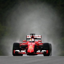 Vettel Kembali Catat Waktu Tercepat