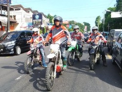 Rider Ini Dimakamkan dengan Berpakaian Lengkap Pebalap