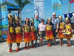 Turis Mancanegara Jatuh Cinta dengan Festival Danau Sentani