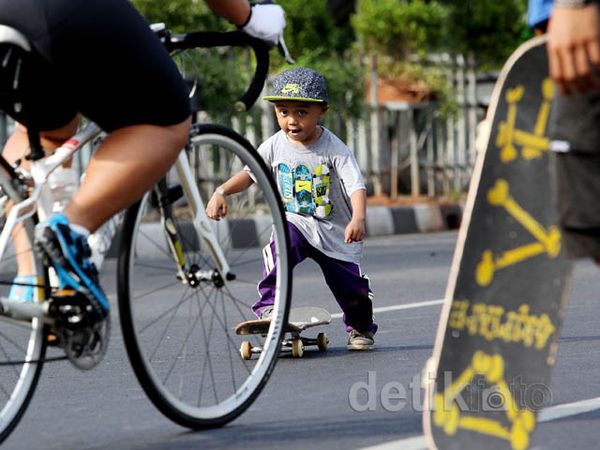 Ratusan Skater Ramaikan Ruas Jalan Sudirman-MH Thamrin