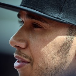 Hamilton Heran Bisa Start Terdepan