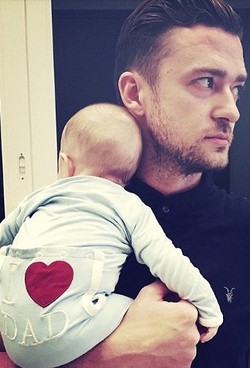 Cute, Justin Timberlake Pamer Foto Bayi Silas di Instagram