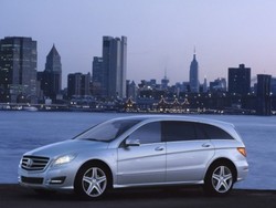 Mercy Bakal Produksi R-Class Versi Baru?