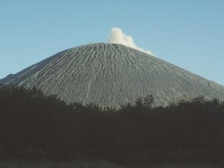 Mendaki Semeru, Atapnya Pulau Jawa