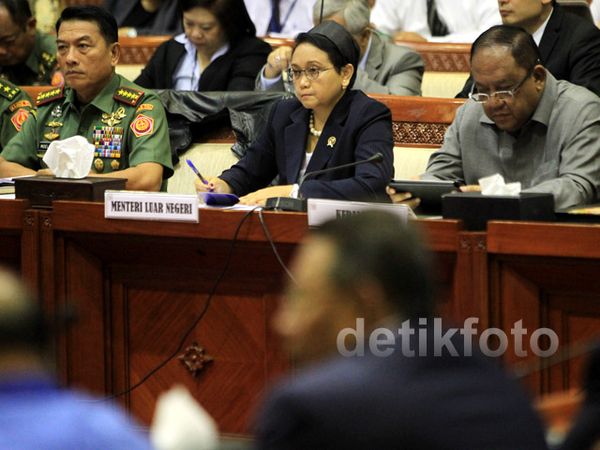 Komisi I Rapat dengan Panglima TNI, Menlu dan KaBIN