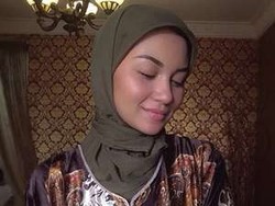 Pasang Foto Berhijab di Instagram, Ariel Tatum: Masih Latihan Dulu