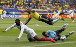 Imbang dengan Kolombia, Peru ke Perempatfinal