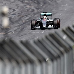 Hamilton Bicara soal Kekalahannya