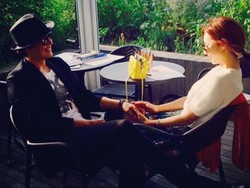 Bae Yong Jun dan Park Soo Jin Foto Pre-Wedding di Pedesaan