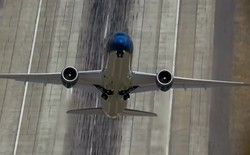 Beginilah Kalau Pesawat Boeing Lepas Landas Secara Vertikal