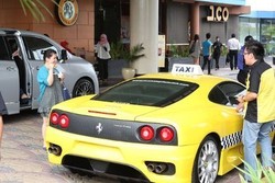 Pengunjung GIIAS Bisa Merasakan Duduk di Kabin Supercar
