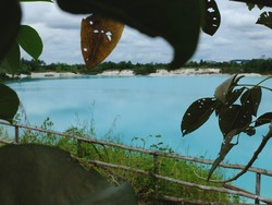 Kaolin, Danau Ajaib Bekas Galian Tambang di Belitung