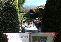 Bertemu Alice in Wonderland di Hunter Valley Gardens