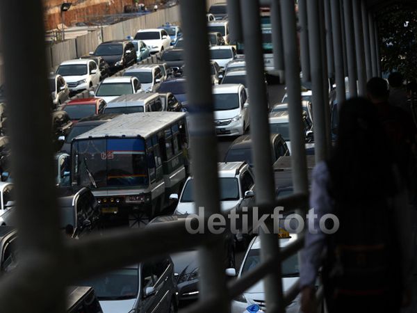 Macet Jakarta Berubah Jam Tayang