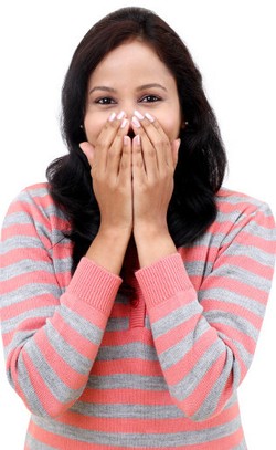 Cara Mengatasi Bau Mulut Hingga Jerawat Saat Puasa