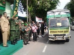 TNI Sebar 8.000 Ton Gula Operasi Pasar Rp 10.700/Kg di Medan