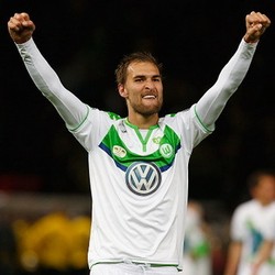 Jadi Incaran Newcastle, Bas Dost Disarankan Bertahan di Wolfsburg