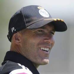 Zidane Mengaku Mau Gantikan Ancelotti Seandainya Diminta