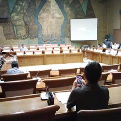 Rapat dengan Menteri ESDM, Hanya 6 Anggota DPR Hadir