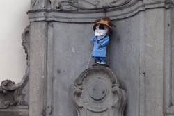 Patung Bocah Pipis yang Jadi Perhatian Dunia